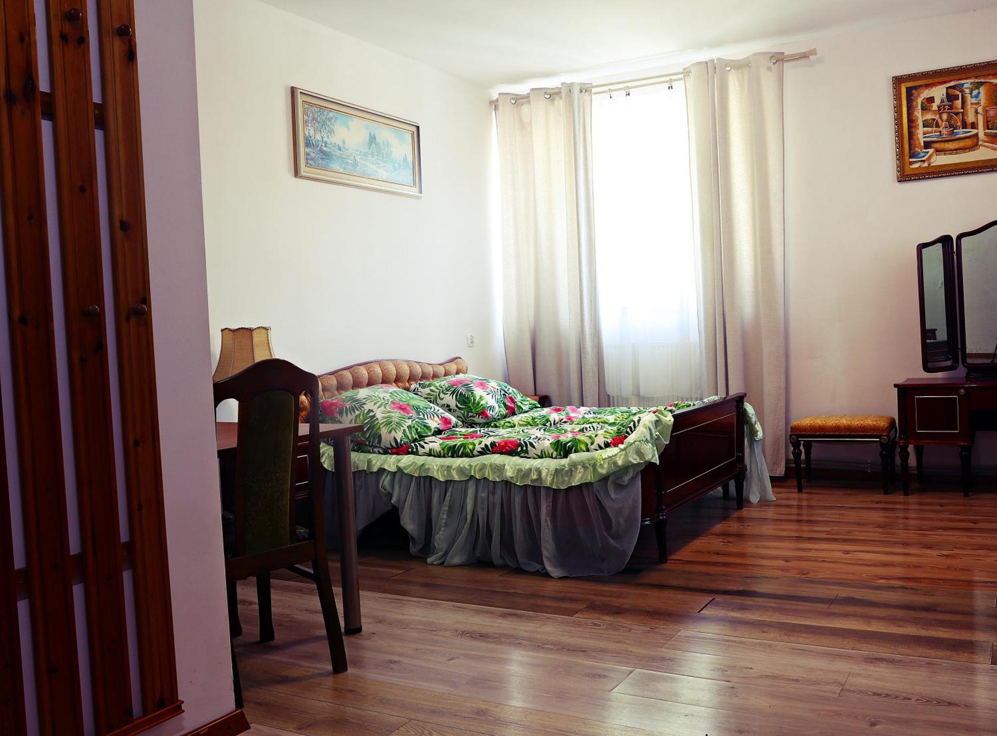 Hotel Dworek ヴロツワフ エクステリア 写真